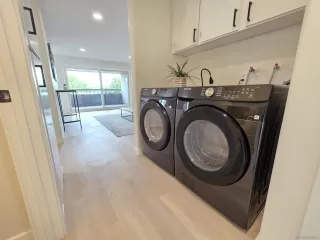 Photo #5: 250030923 Listing