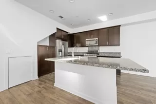 Photo #5: 250031065 Listing