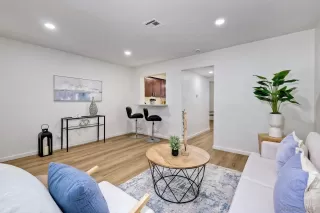 Photo #2: 250031076 Listing