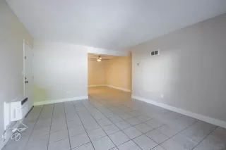 Photo #5: 250031139 Listing