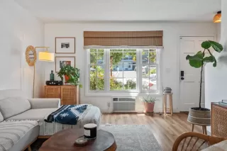 Photo #1: 250031170 Listing 