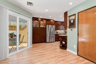 Photo #5: 250031196 Listing