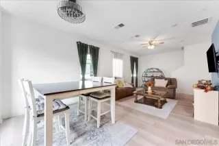 Photo #1: 250031199 Listing 