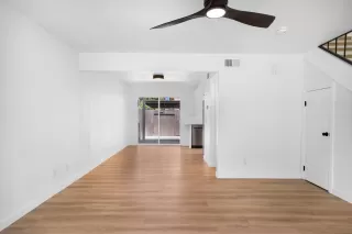 Photo #3: 250031325 Listing