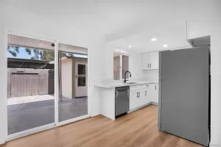 Photo #4: 250031325 Listing