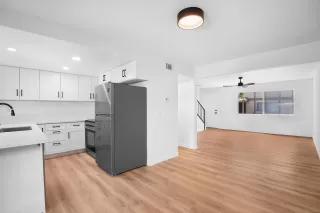 Photo #5: 250031325 Listing