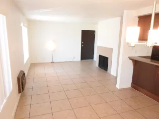 Photo #2: 250031356 Listing