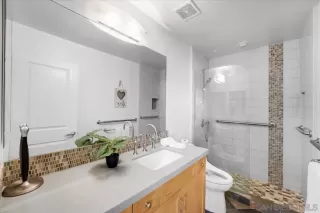 Photo #4: 250031362 Listing