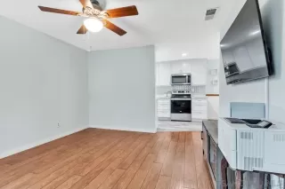 Photo #4: 250031466 Listing