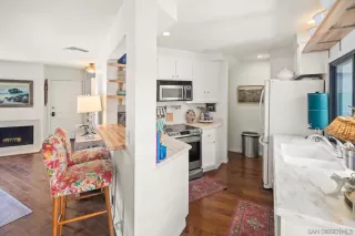 Photo #4: 250031605 Listing