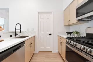 Photo #2: 250031738 Listing