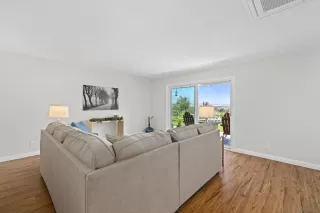 Photo #4: 250031874 Listing