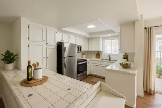 Photo #4: 250031889 Listing