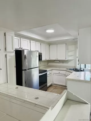 Photo #5: 250031889 Listing