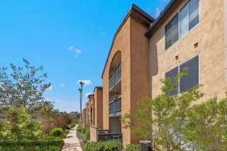 Photo #2: 250031936 Listing