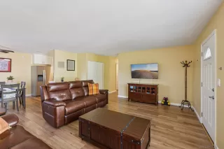 Photo #6: 250031989 Listing