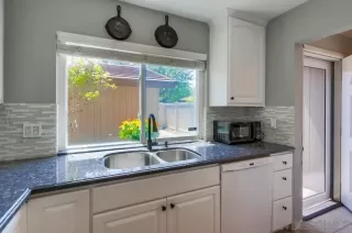 Photo #4: 250032003 Listing 