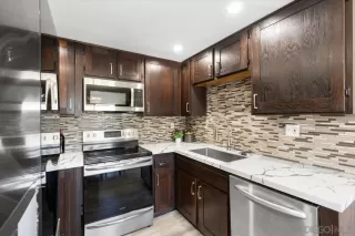 Photo #6: 250032004 Listing 