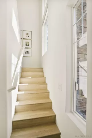 Photo #4: 250032082 Listing