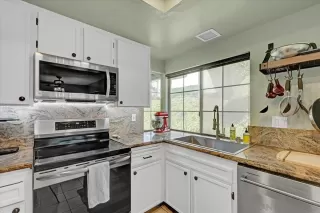 Photo #4: 250032101 Listing 