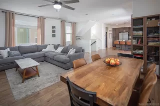 Photo #2: 250032184 Listing 