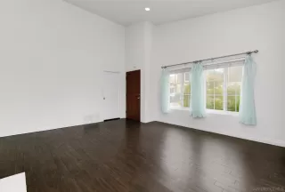 Photo #5: 250032276 Listing