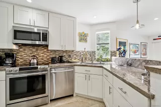 Photo #6: 250032468 Listing 