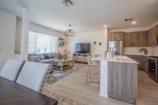 Photo #2: 250032545 Listing