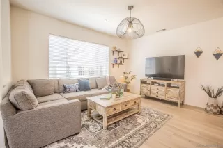 Photo #4: 250032545 Listing