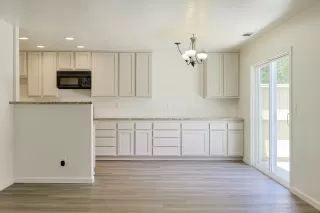 Photo #5: 250032603 Listing