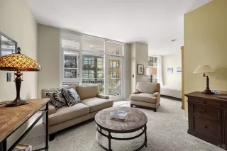 Photo #4: 250032636 Listing