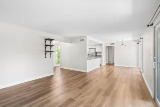 Photo #3: 250032785 Listing