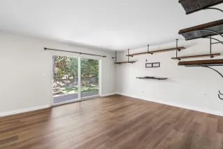 Photo #4: 250032785 Listing