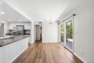 Photo #6: 250032785 Listing