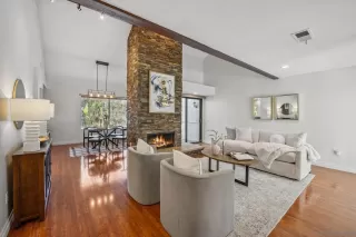 Photo #5: 250032807 Listing