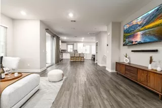 Photo #4: 250032923 Listing