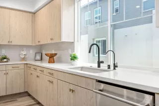 Photo #2: 250033013 Listing