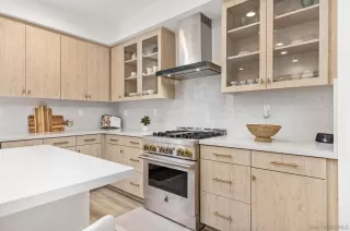 Photo #3: 250033013 Listing