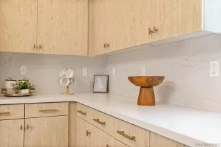 Photo #4: 250033013 Listing