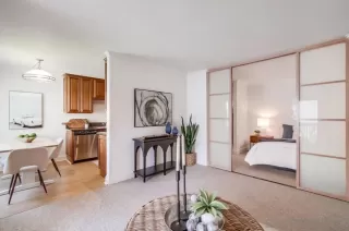 Photo #2: 250033026 Listing