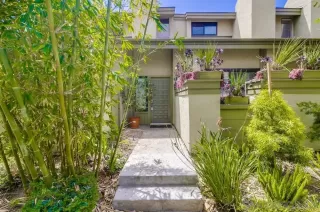 More Details about MLS # 250033071 : 3319 CAMINITO EASTBLUFF UNIT 181