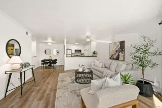 Photo #2: 250033114 Listing