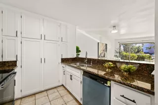 Photo #5: 250033114 Listing