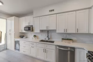 Photo #3: 250033179 Listing