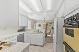 Photo #4: 250033206 Listing