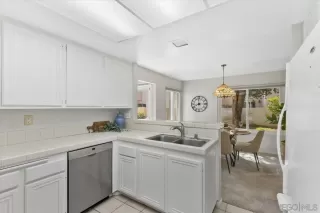 Photo #5: 250033206 Listing