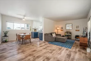 Photo #5: 250033233 Listing