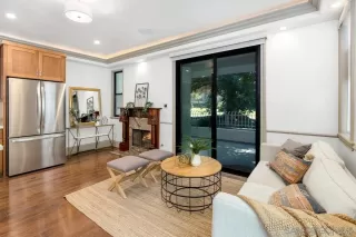 Photo #1: 250033258 Listing 