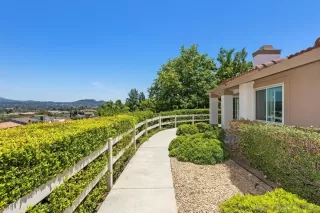 Photo #3: 250033286 Listing