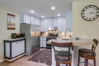 Photo #3: 250033296 Listing